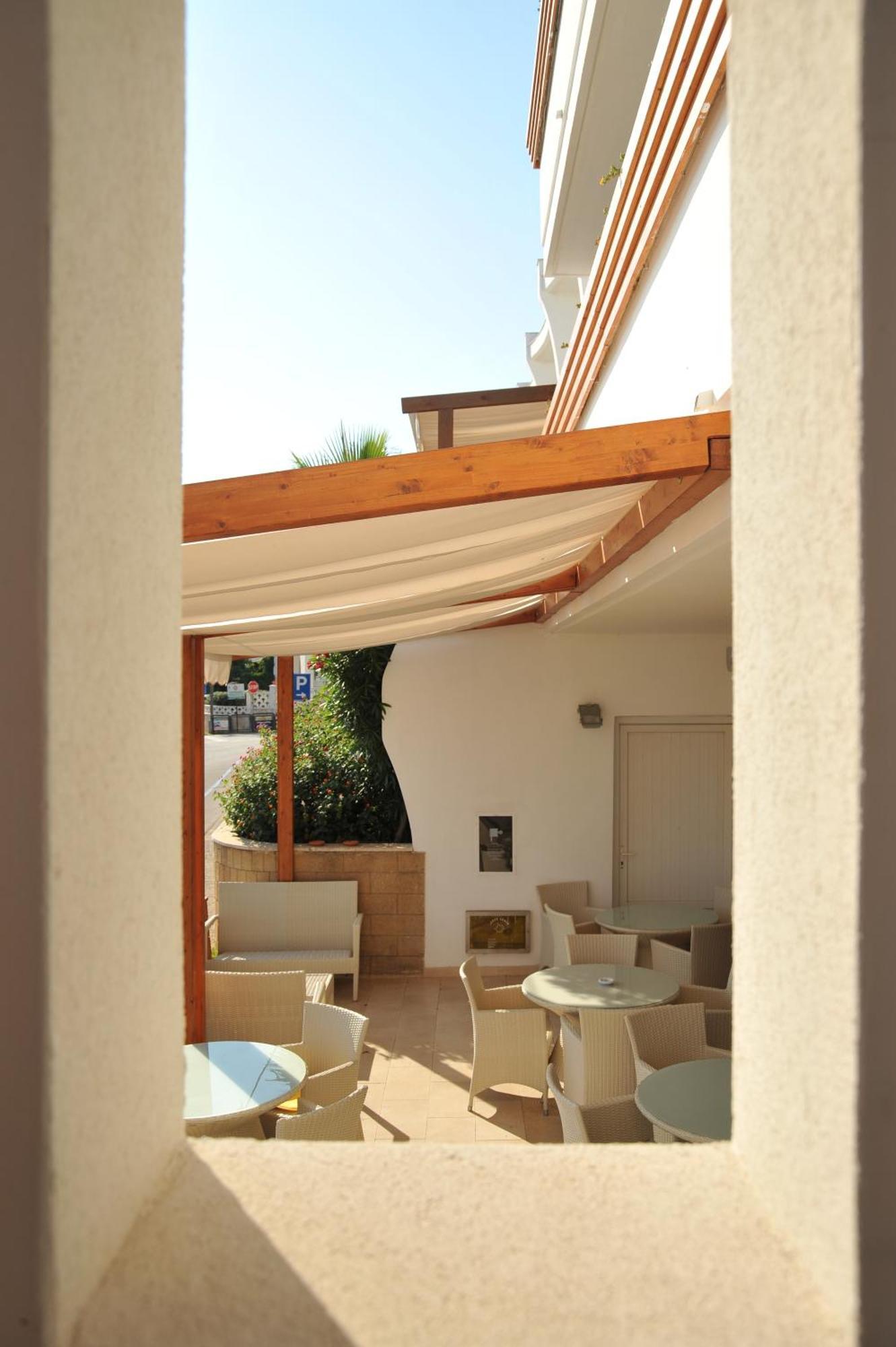 Cala Saracena Resort Torre Vado Exterior photo