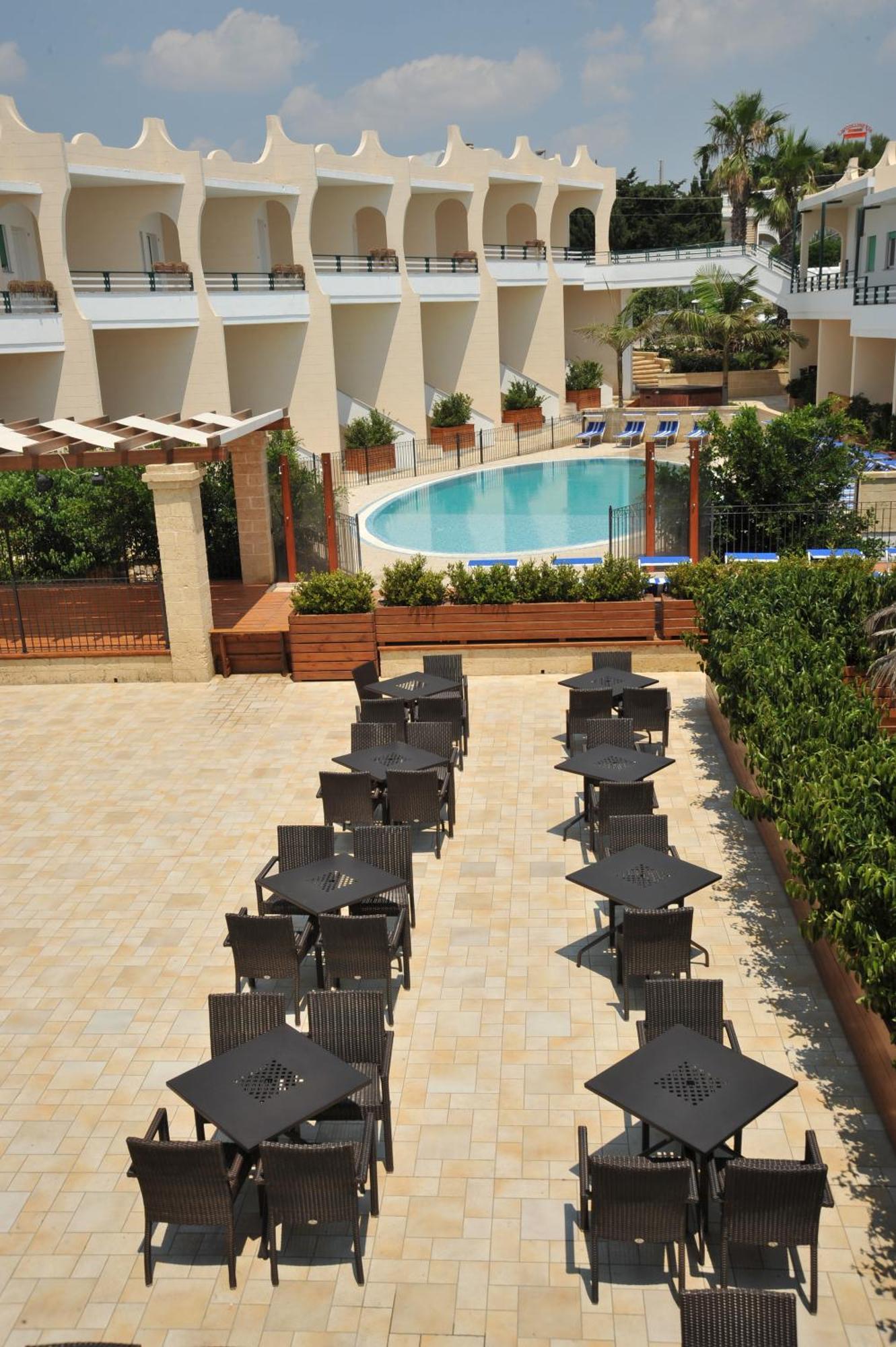Cala Saracena Resort Torre Vado Exterior photo