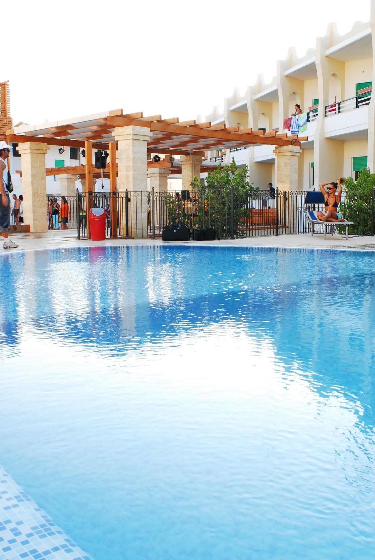 Cala Saracena Resort Torre Vado Exterior photo