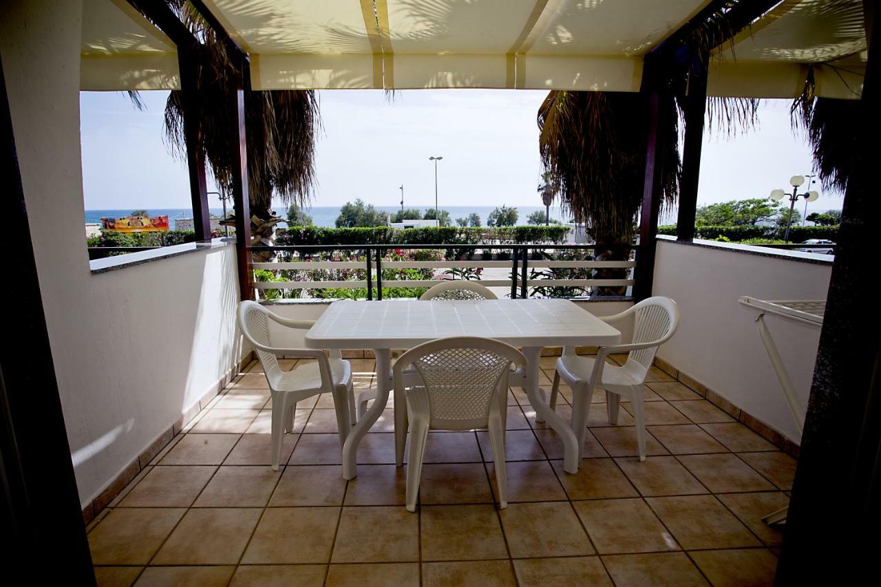 Cala Saracena Resort Torre Vado Exterior photo